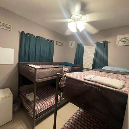 Miami Vibes "Hostel-Like" Shared Room Норт-Майями Экстерьер фото