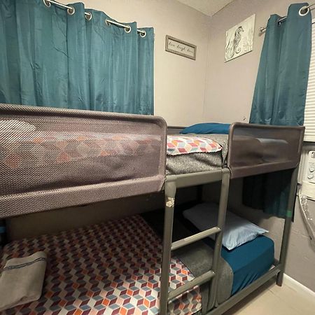 Miami Vibes "Hostel-Like" Shared Room Норт-Майями Экстерьер фото