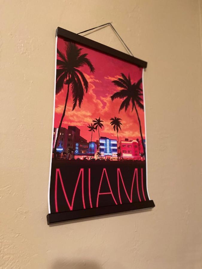 Miami Vibes "Hostel-Like" Shared Room Норт-Майями Экстерьер фото