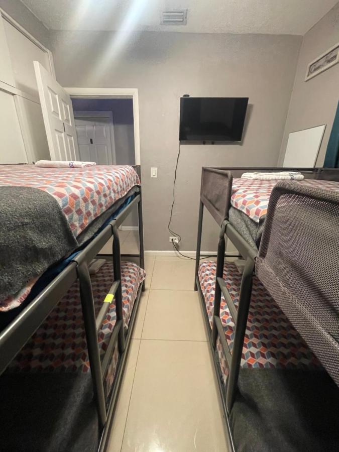 Miami Vibes "Hostel-Like" Shared Room Норт-Майями Экстерьер фото
